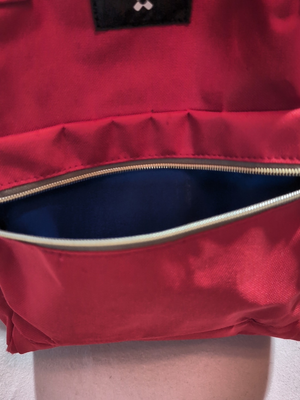 Red Mini Cooler Backpack - Picture 5 of 9